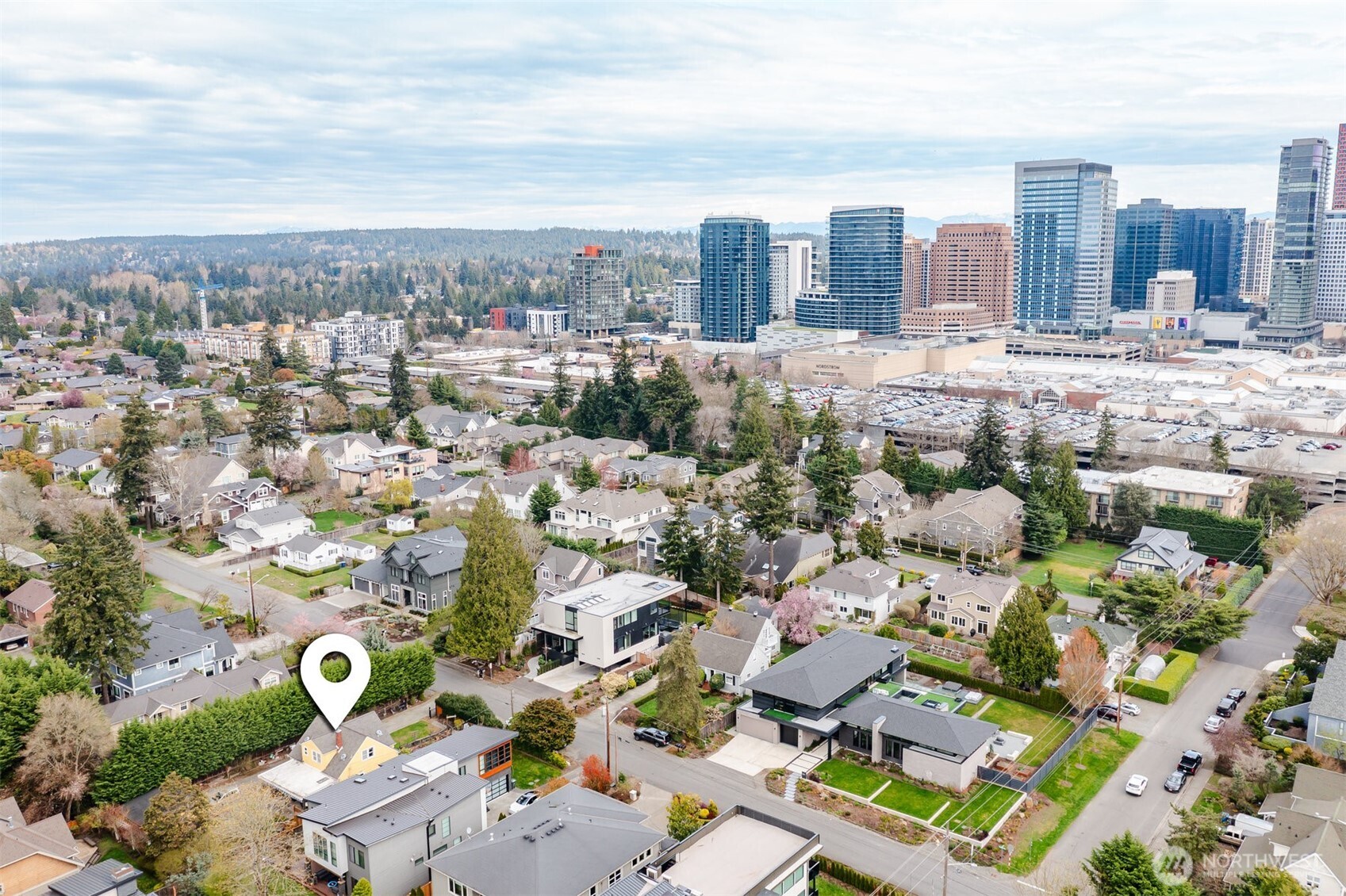 Bellevue, Washington 98004, United States, 4 Bedrooms Bedrooms, ,2 BathroomsBathrooms,Residential,Pending,101331