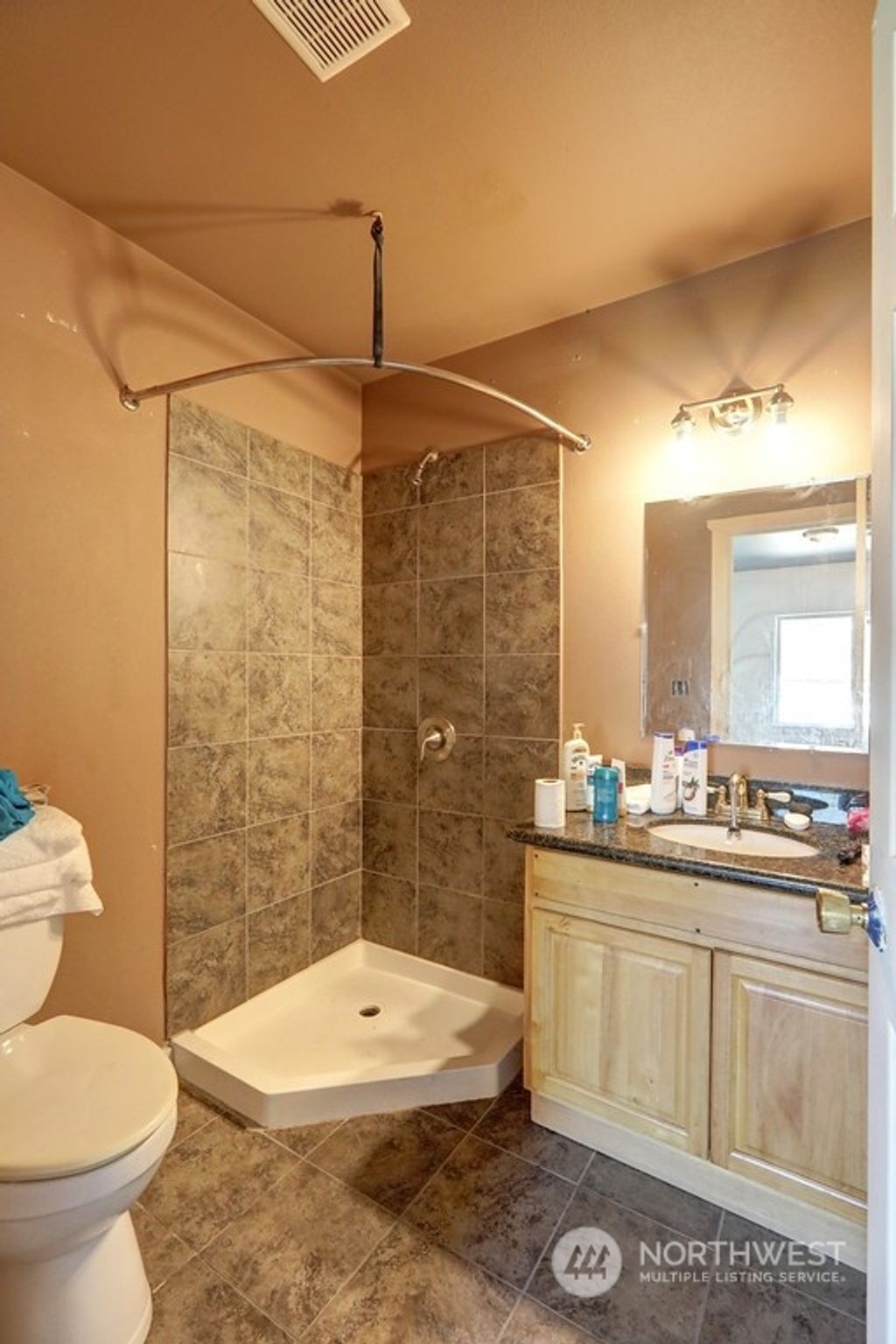 listing image 9367294717986132995