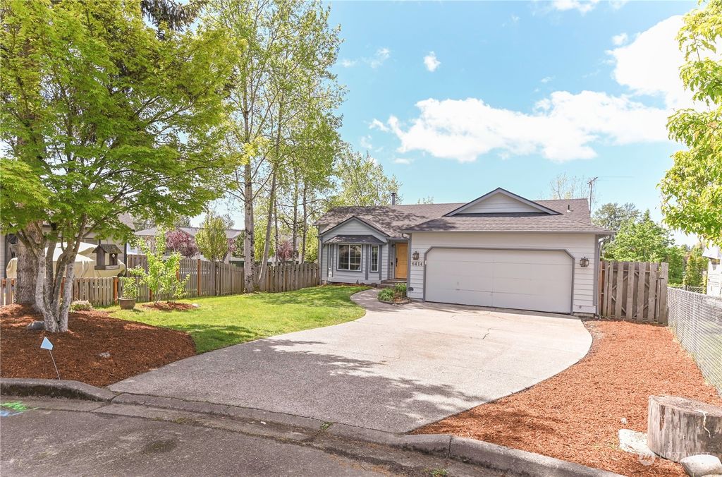 Photo of 6414 63rd Drive NE, Marysville, WA 98270 (MLS # 2235308)