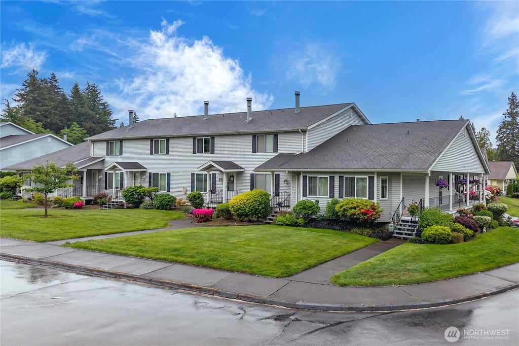 Photo of 303 S 325th Lane #22D, Federal Way, WA 98003 (MLS # 2570518)