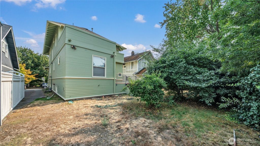 Photo of 735 33 Avenue, Seattle, WA 98122 (MLS # 2419031)
