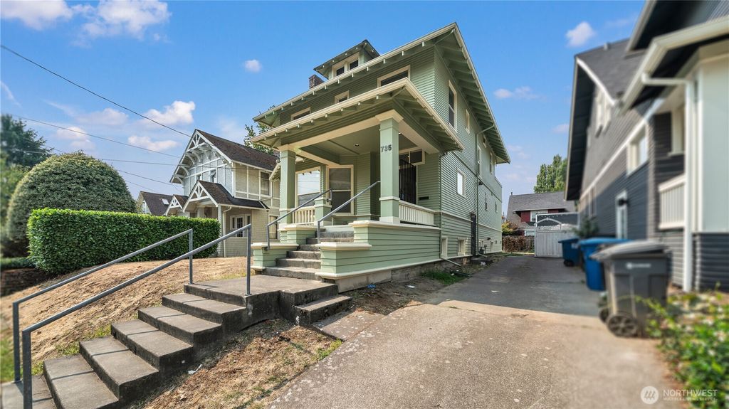 Photo of 735 33 Avenue, Seattle, WA 98122 (MLS # 2419031)