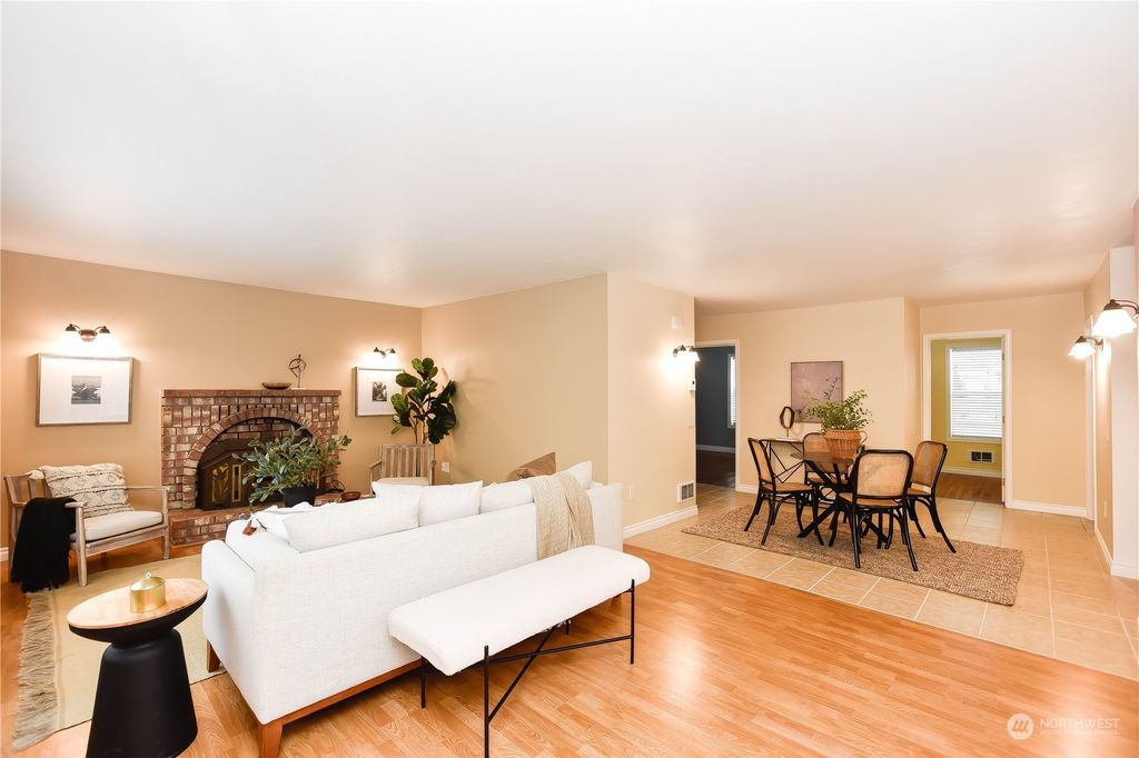 Photo of 1432 Oakes Avenue, Everett, WA 98201 (MLS # 2250910)