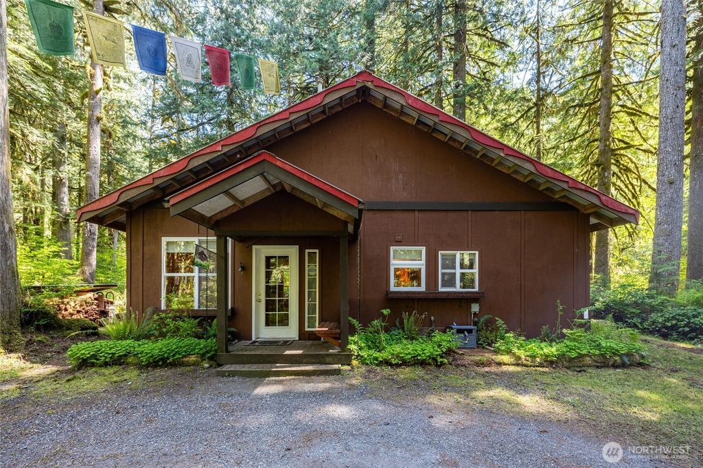 Photo of 10707 Thompson Creek Road, Deming, WA 98244 (MLS # 2521692)