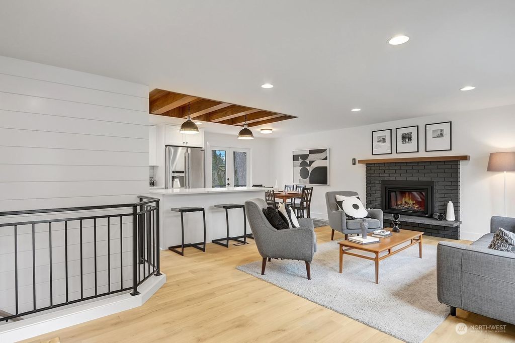 Photo of 9002 132nd Place SE, Newcastle, WA 98059 (MLS # 2046355)