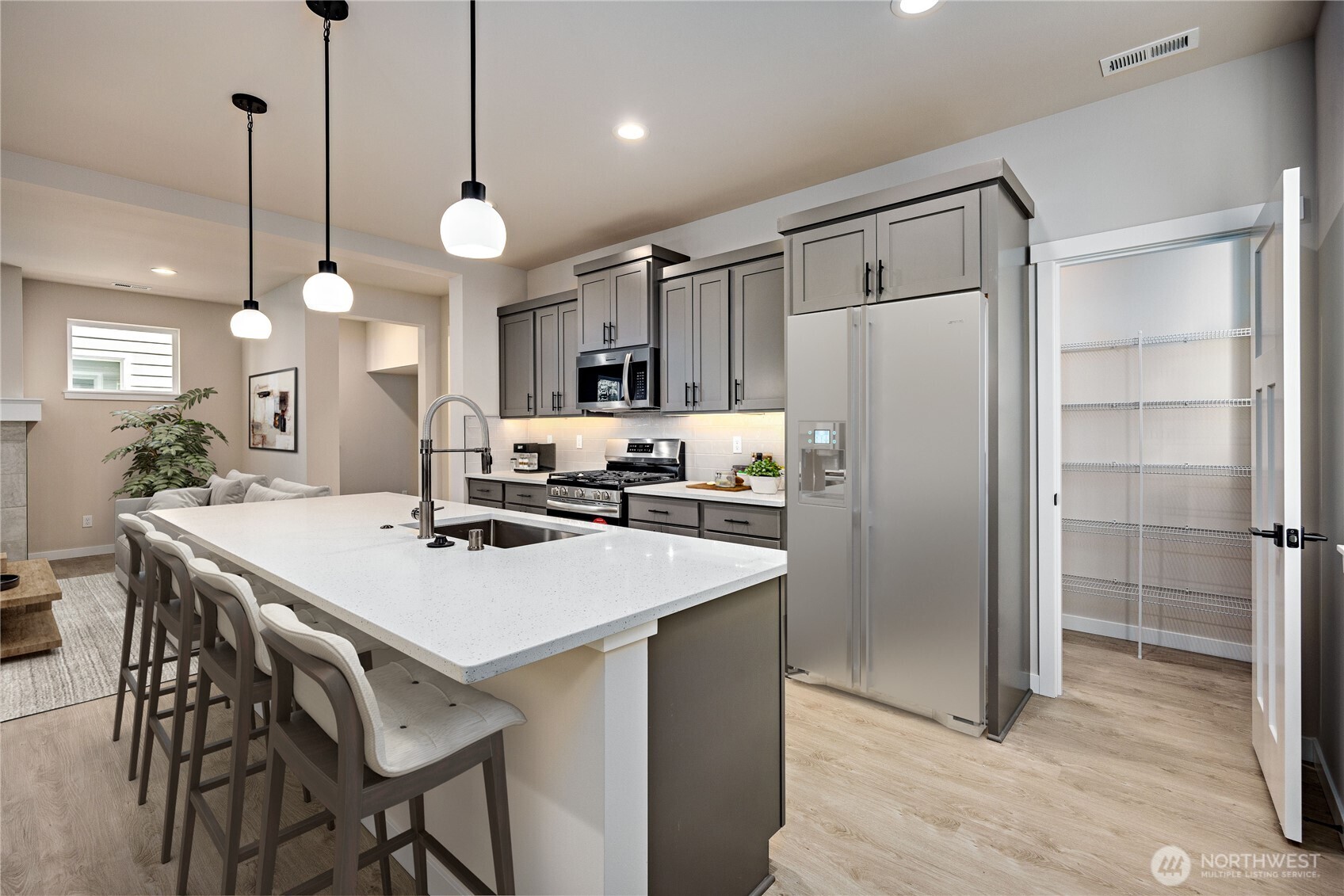 5037 NW Cedarside Loop