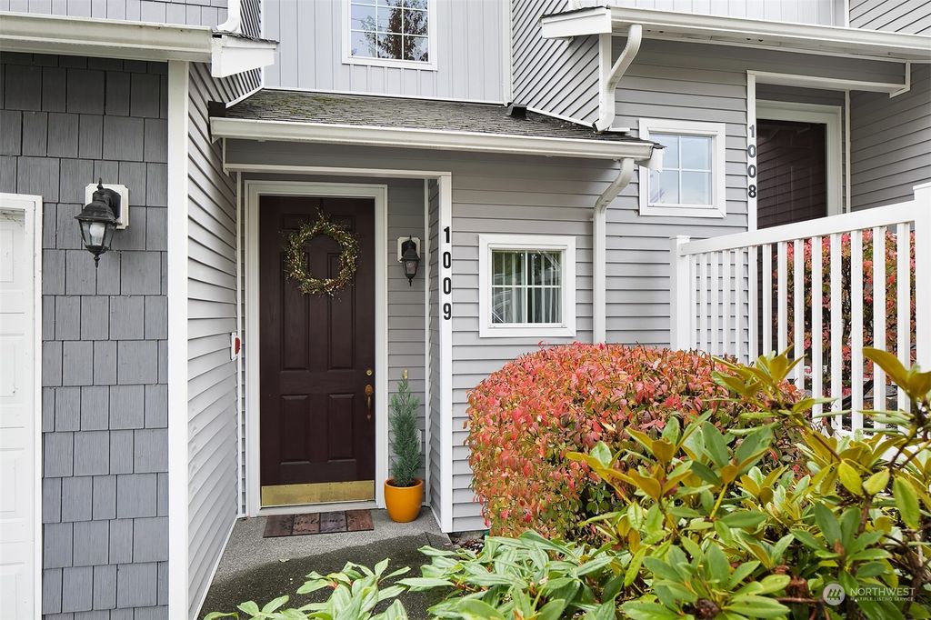 Photo of 2951 SE 10th Street #1009, Renton, WA 98058 (MLS # 2014814)
