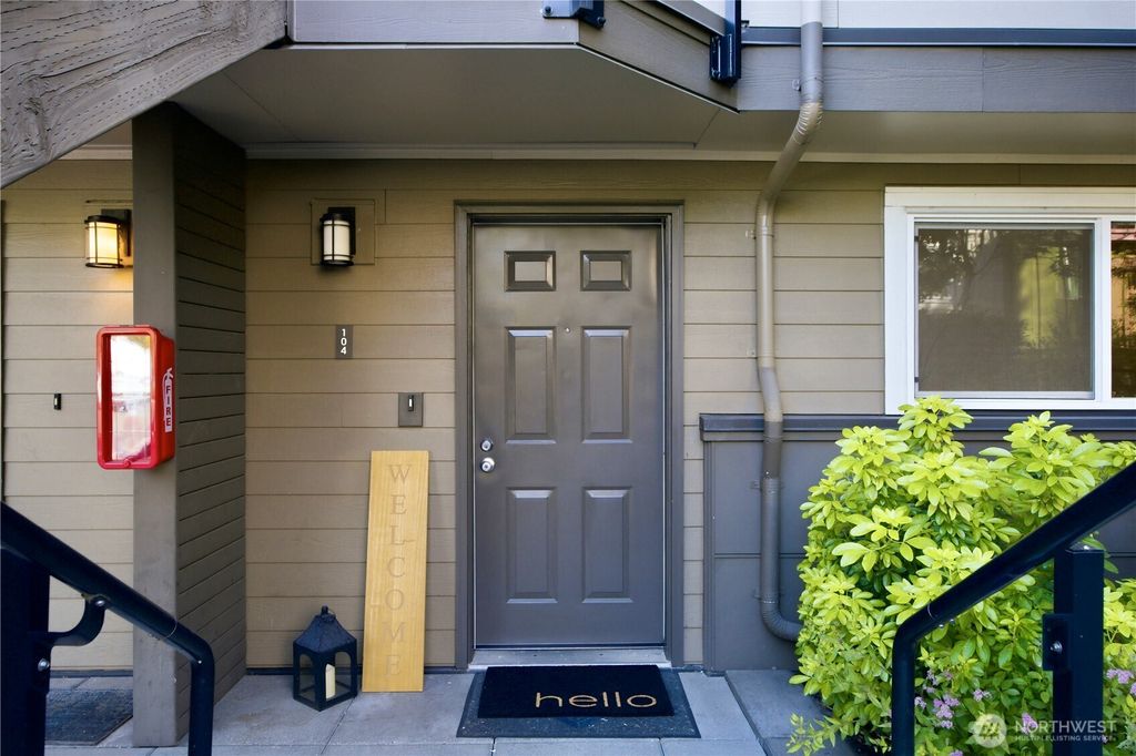 Photo of 15829 NE Leary Way WAY #A-104, Redmond, WA 98052 (MLS # 2551983)