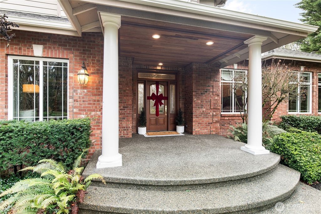 Photo of 2726 9th Street SW, Puyallup, WA 98373 (MLS # 2461225)