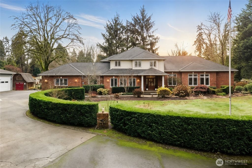 Photo of 2726 9th Street SW, Puyallup, WA 98373 (MLS # 2461225)