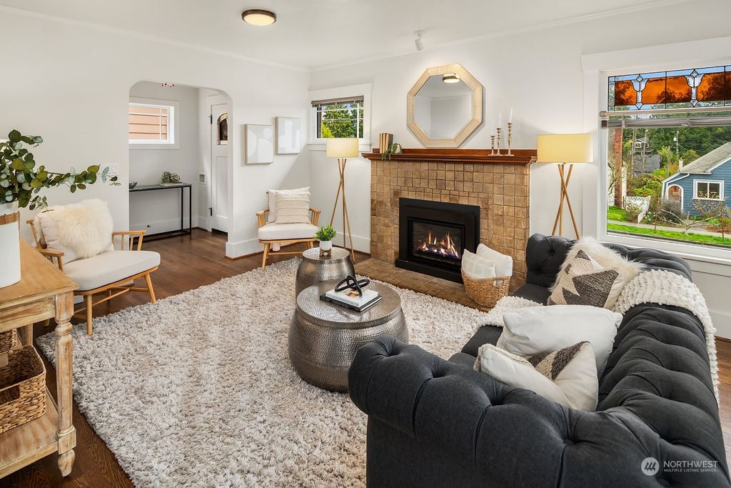 Photo of 7311 20th Avenue NE, Seattle, WA 98115 (MLS # 2205416)