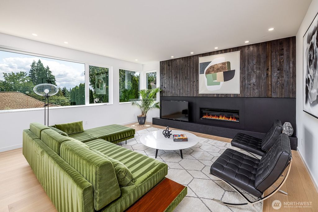 Photo of 311 NE 59th Street, Seattle, WA 98105 (MLS # 2396482)