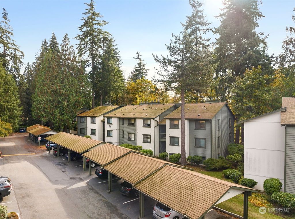 Photo of 12711 NE 129th Court #G204, Kirkland, WA 98034 (MLS # 2294052)