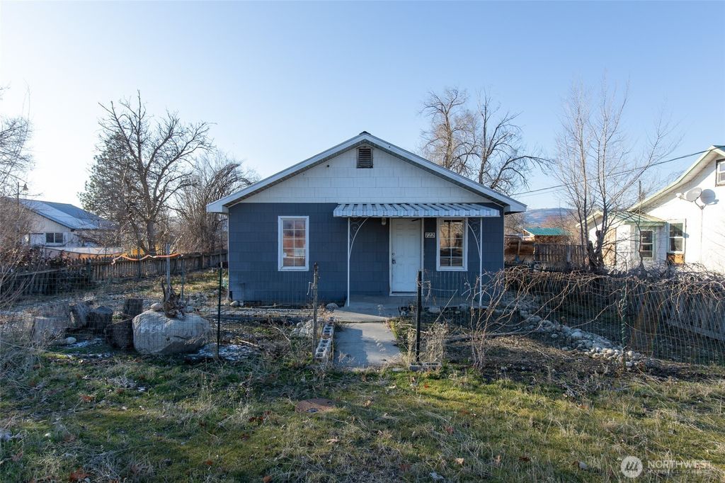 Photo of 722 Jackson Street, Omak, WA 98841 (MLS # 2472067)