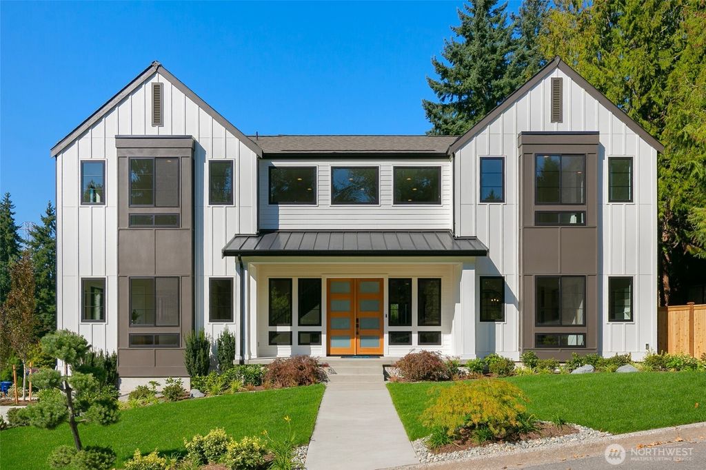Photo of 12408 NE 3rd Place, Bellevue, WA 98004 (MLS # 2435103)