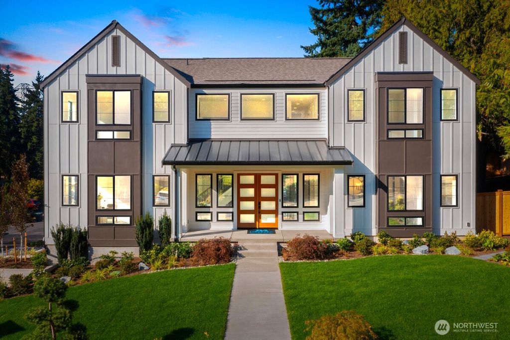 Photo of 308 124th Place NE, Bellevue, WA 98004 (MLS # 2435103)