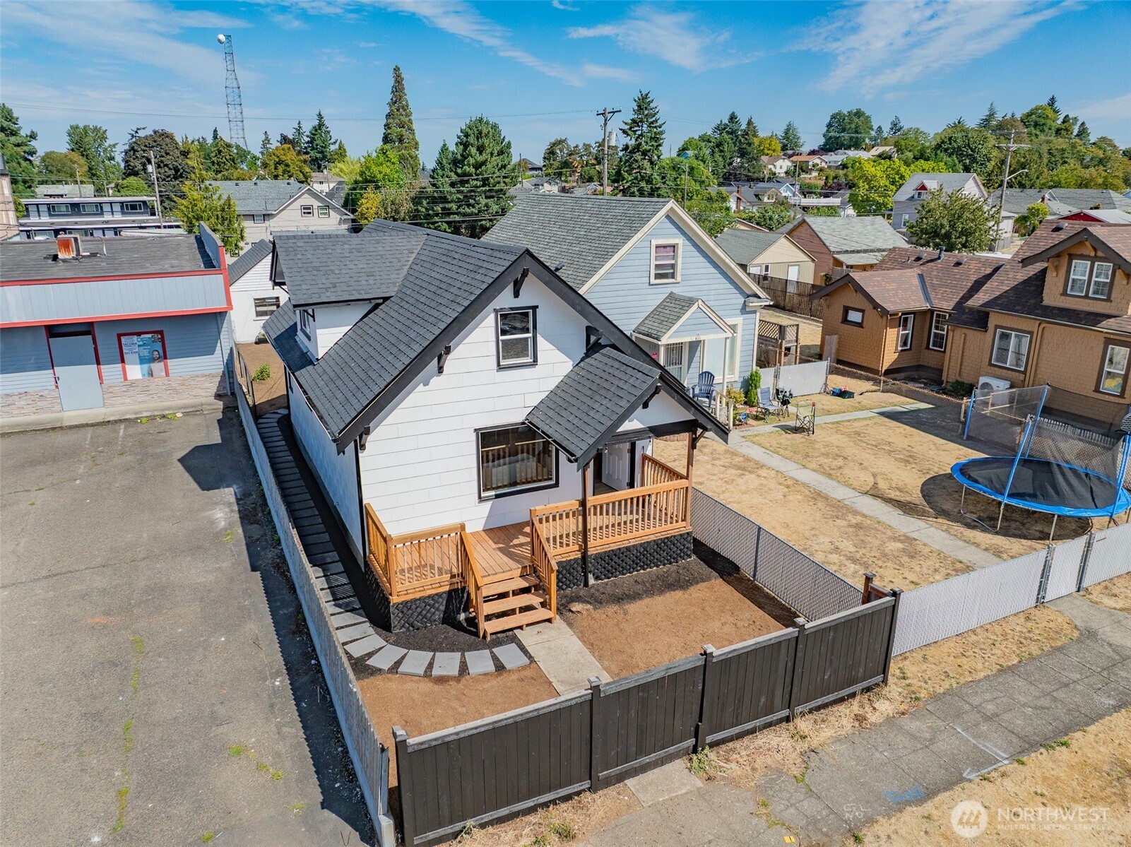 809 E 35th Street
