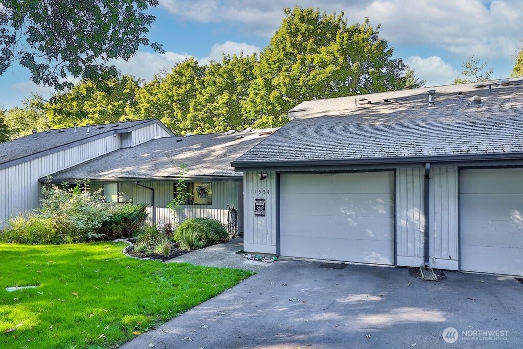 Photo of 98058 116th Avenue SE, Renton, WA 98058 (MLS # 2364285)