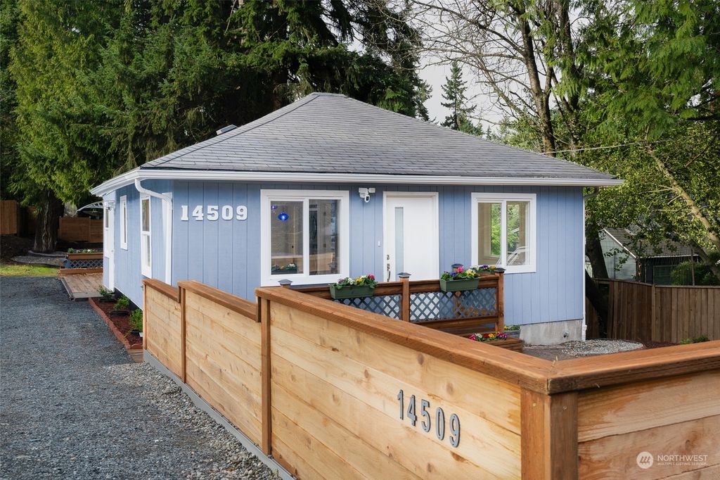 Photo of 14509 Interlake Avenue N, Shoreline, WA 98133 (MLS # 2191265)