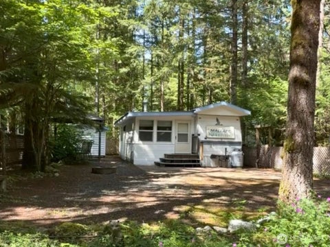 Photo of 165 4 Christmas Tree Circle, Maple Falls, WA 98244 (MLS # 2427859)