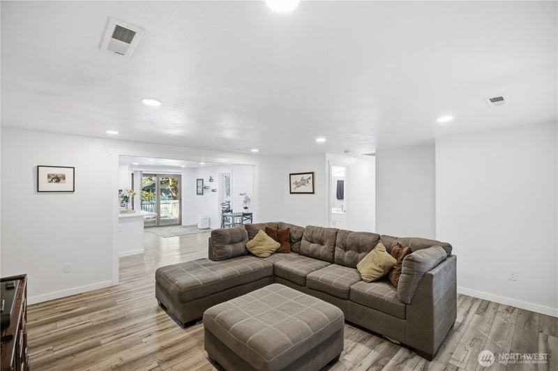 1305 S 118th Street