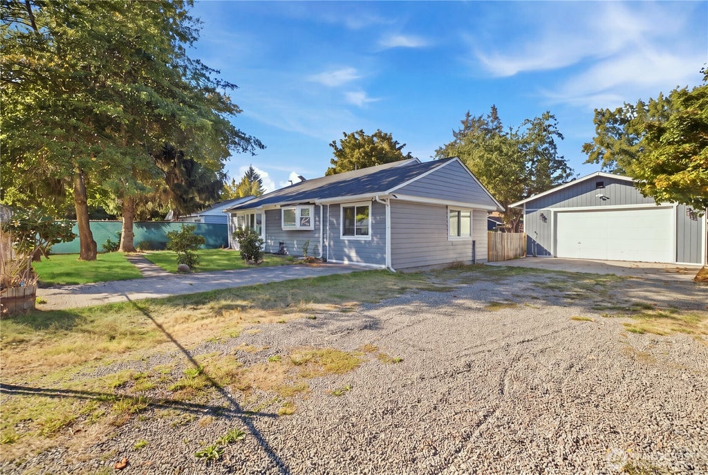 Photo of 1305 S 118th Street, Tacoma, WA 98444 (MLS # 2592615)