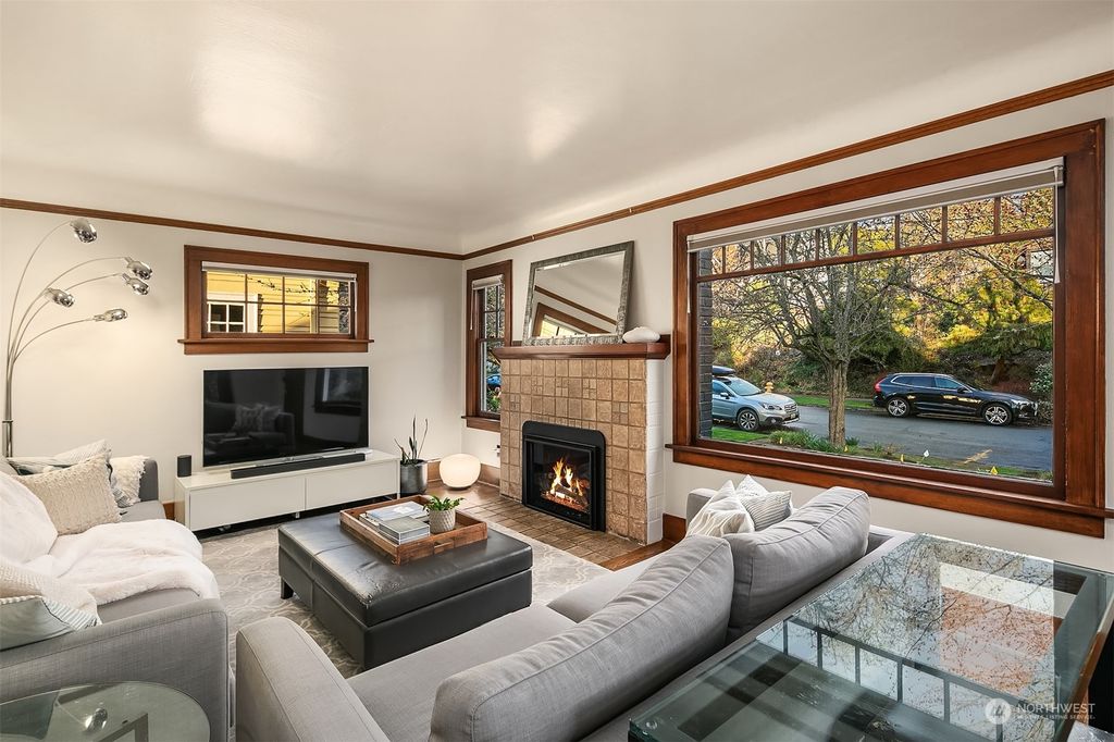 Photo of 3837 42nd Avenue NE, Seattle, WA 98105 (MLS # 2201902)