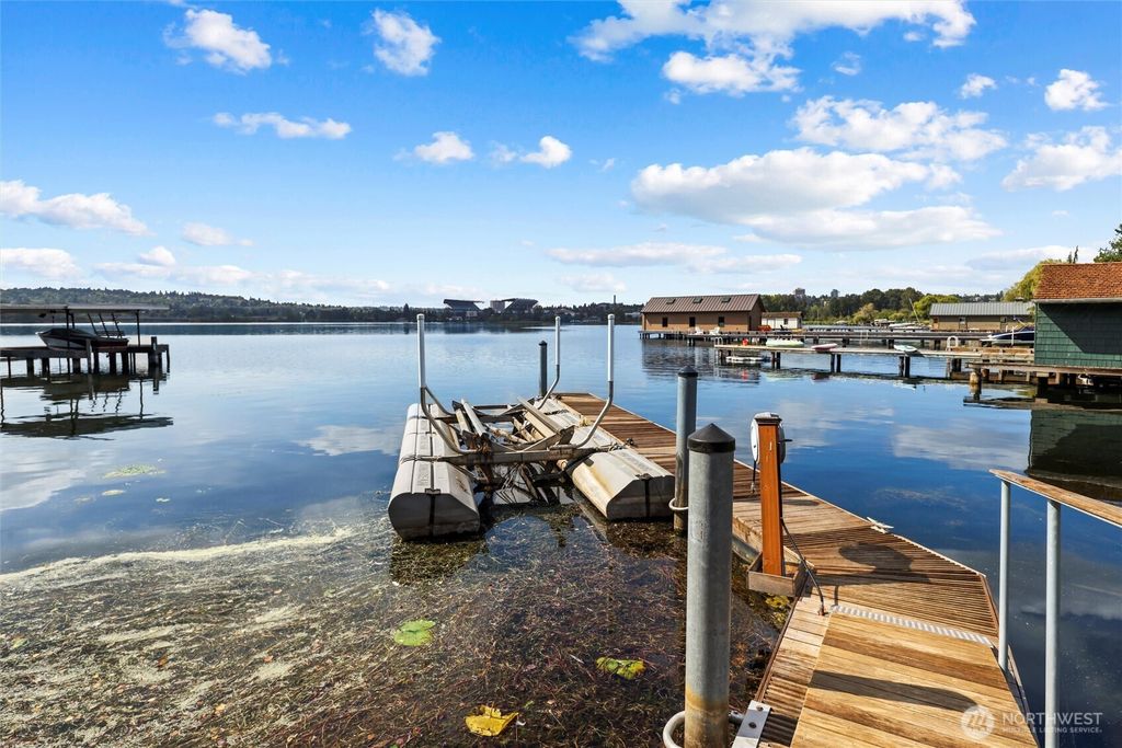 Photo of 3335 43rd Avenue NE, Seattle, WA 98105 (MLS # 2426766)