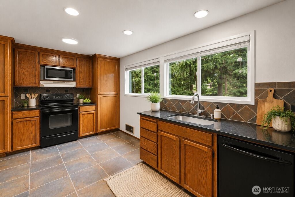 Photo of 722 N 161st Place #12, Shoreline, WA 98133 (MLS # 2523493)