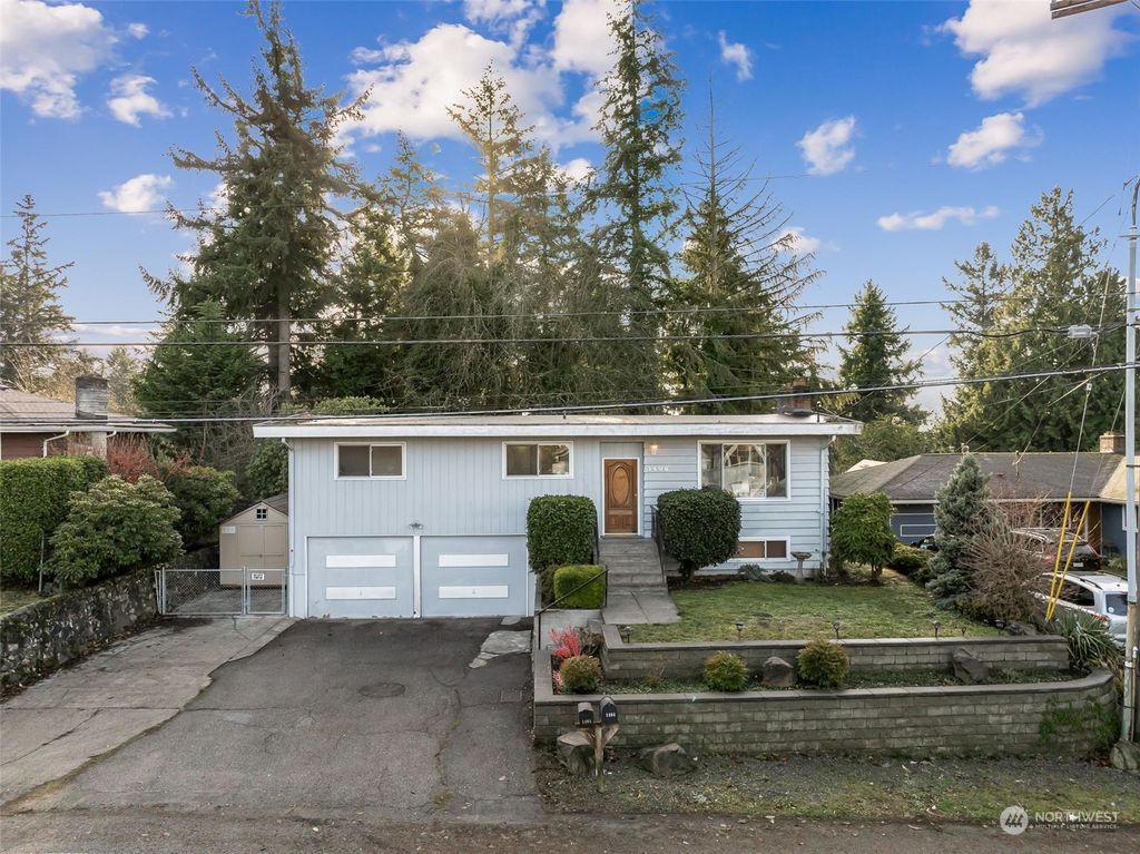 Photo of 1405 SW 130th Street, Burien, WA 98146 (MLS # 2316193)