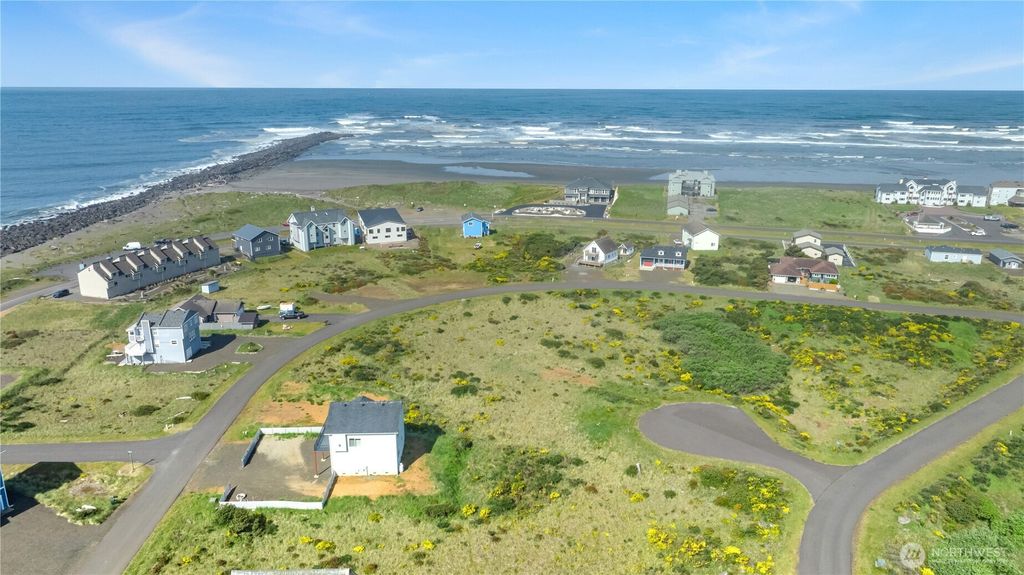 Photo of 471 Hilo Court, Ocean Shores, WA 98569 (MLS # 2525994)