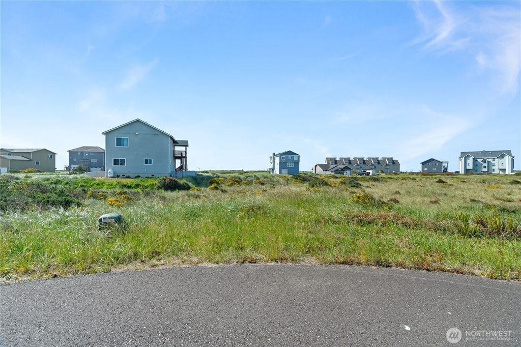 Photo of 471 Hilo Court, Ocean Shores, WA 98569 (MLS # 2525994)