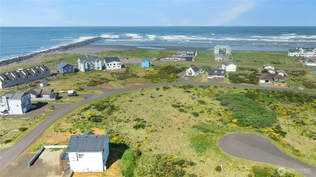 Photo of 471 Hilo Court, Ocean Shores, WA 98569 (MLS # 2525994)