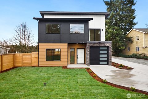 Photo of 11916 4th Avenue SW, Burien, WA 98168 (MLS # 2477407)