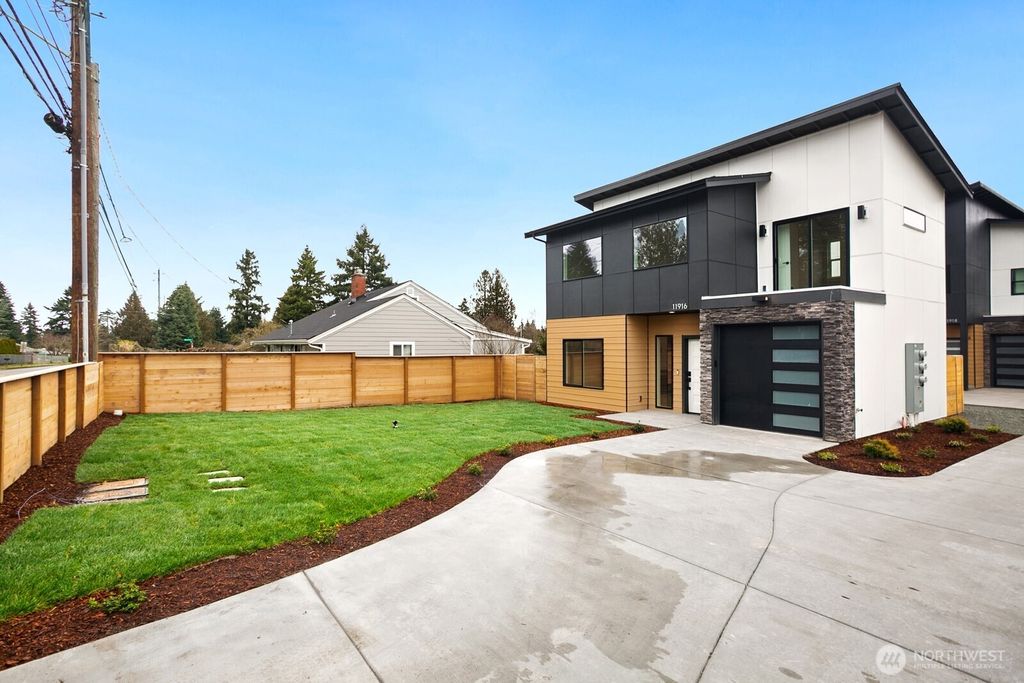 Photo of 11916 4th Avenue SW, Burien, WA 98168 (MLS # 2477407)