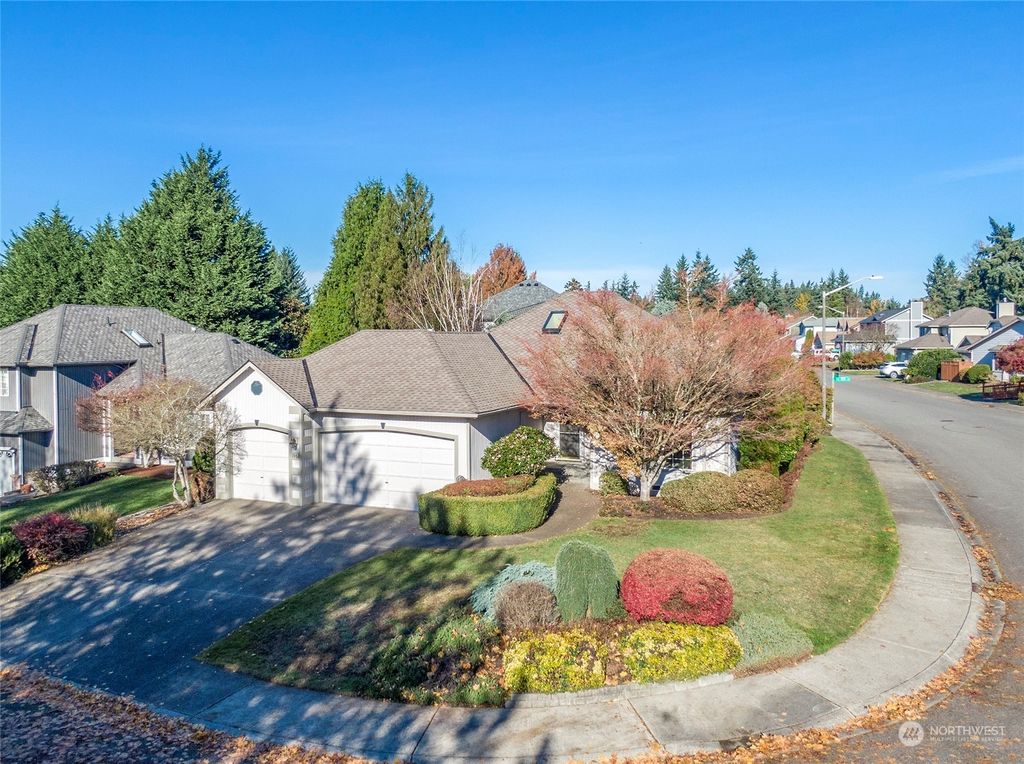 Photo of 1960 S 372nd Court, Federal Way, WA 98003 (MLS # 2176019)