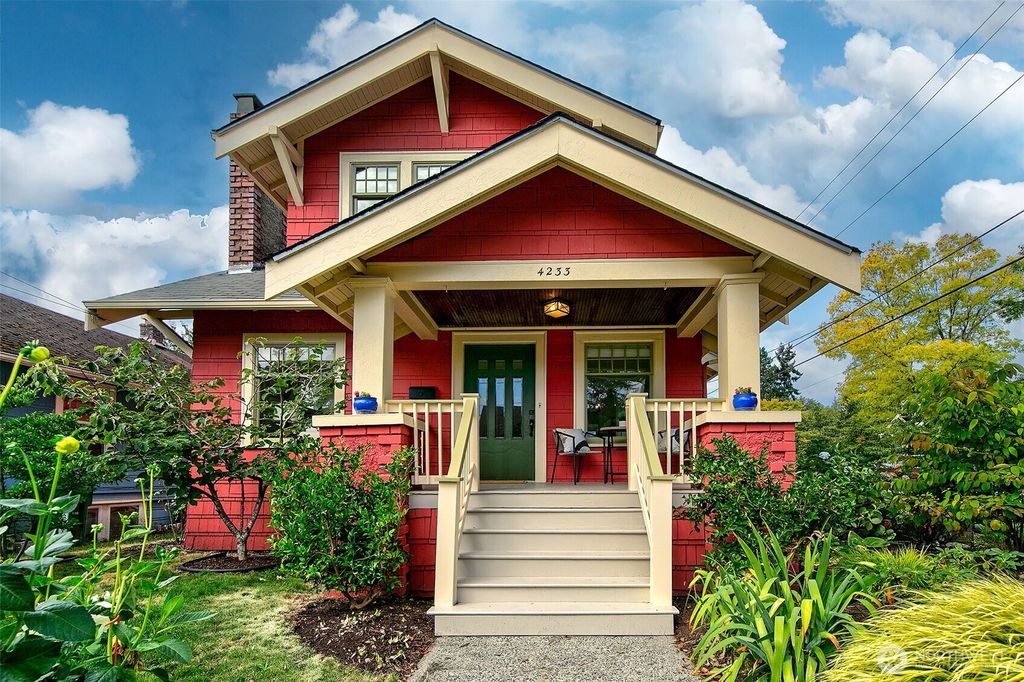 Photo of 4233 Corliss Avenue N, Seattle, WA 98103 (MLS # 2423159)