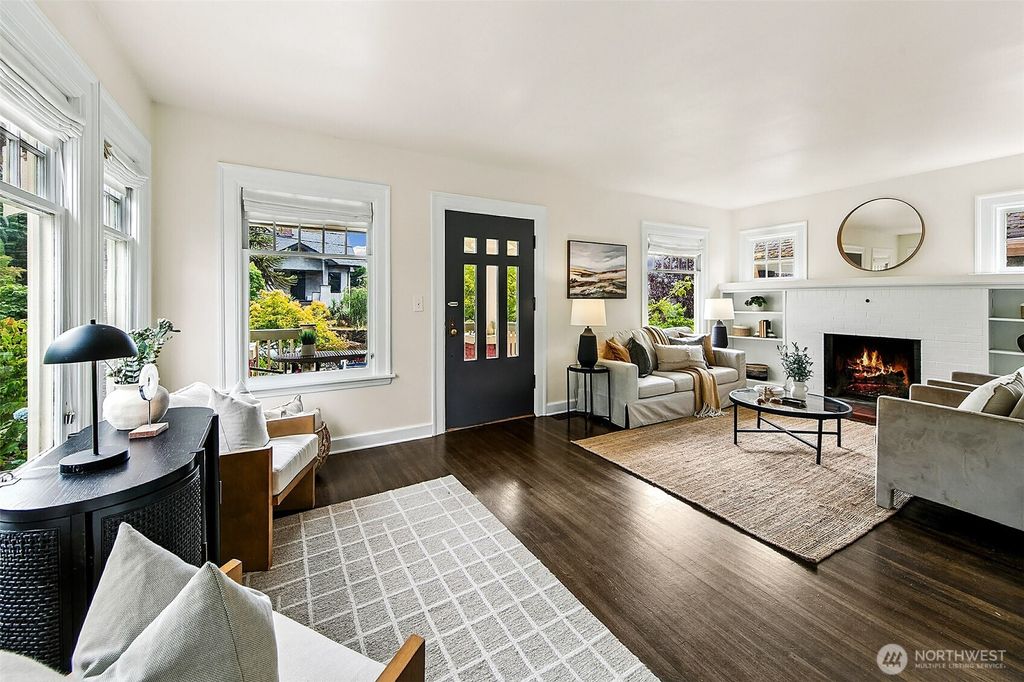 Photo of 4233 Corliss Avenue N, Seattle, WA 98103 (MLS # 2423159)
