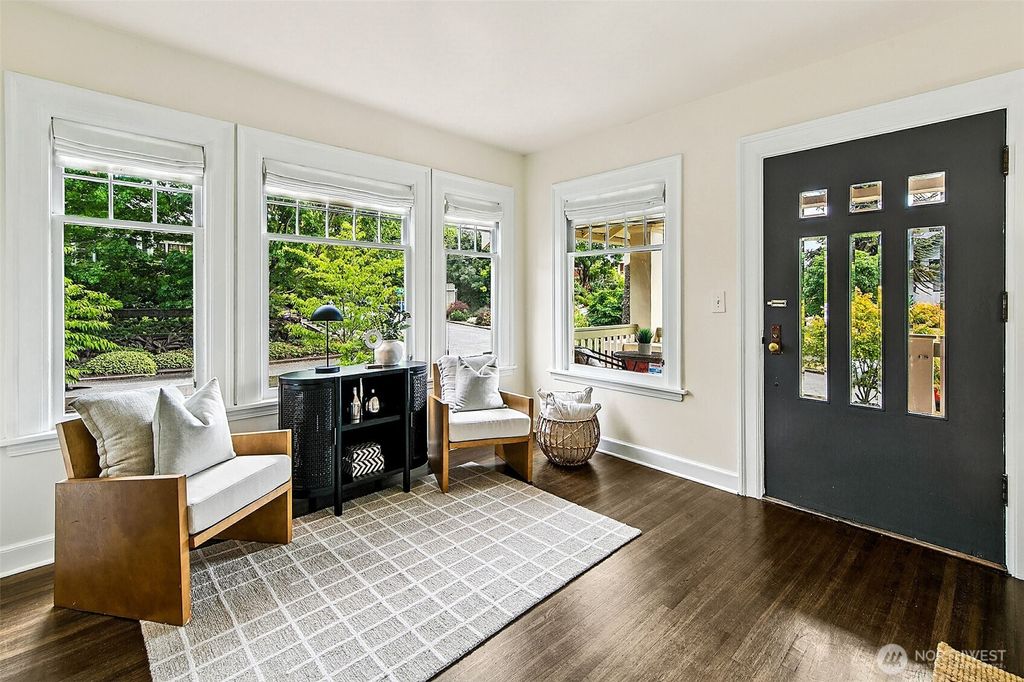 Photo of 4233 Corliss Avenue N, Seattle, WA 98103 (MLS # 2423159)