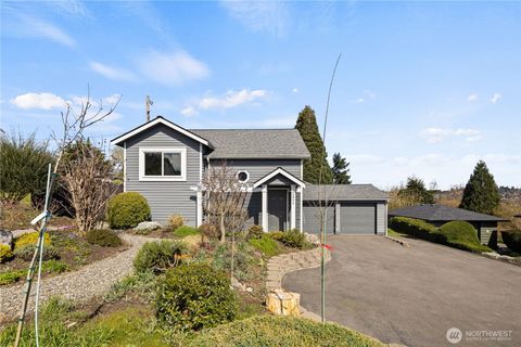 Photo of 4804 S 144th Street, Tukwila, WA 98168 (MLS # 2499047)
