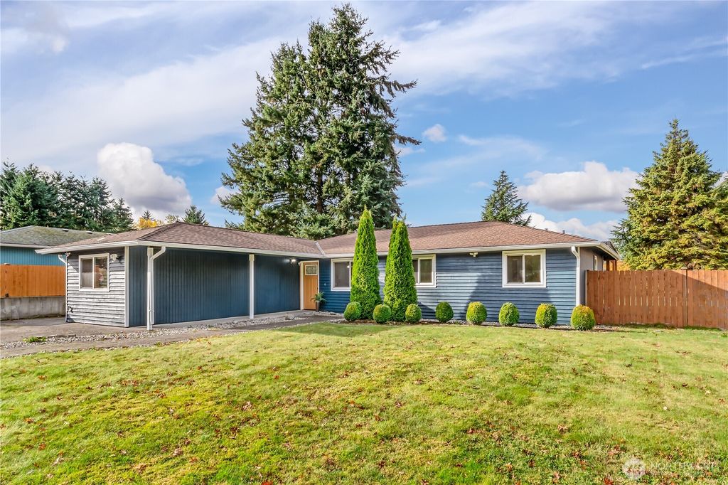 Photo of 1701 104th Place SW, Everett, WA 98204 (MLS # 2452443)