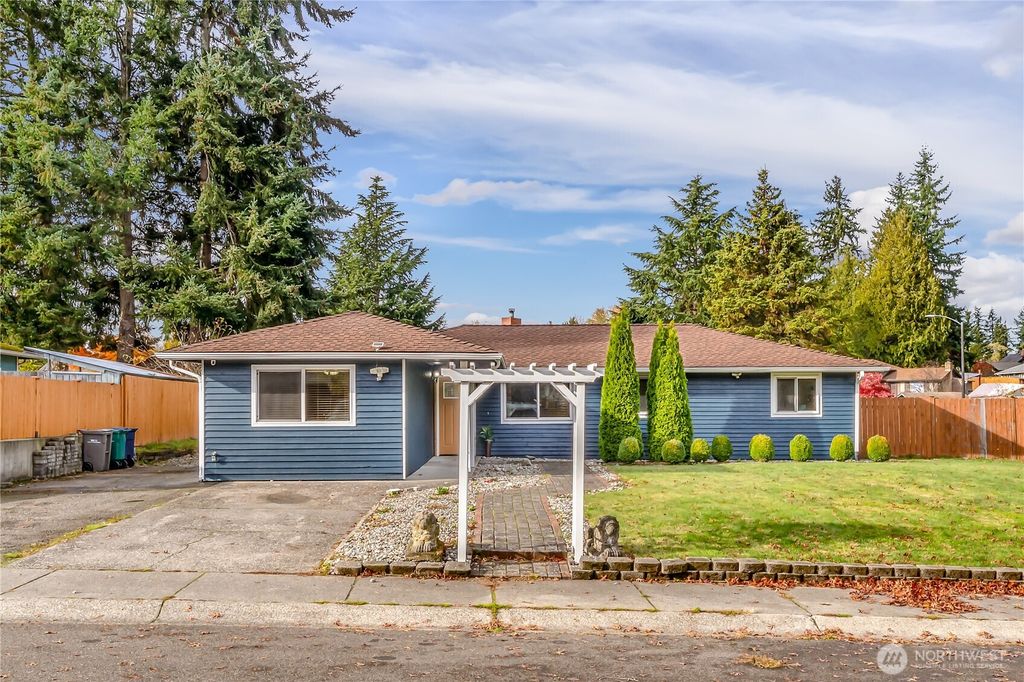 Photo of 1701 104th Place SW, Everett, WA 98204 (MLS # 2452443)