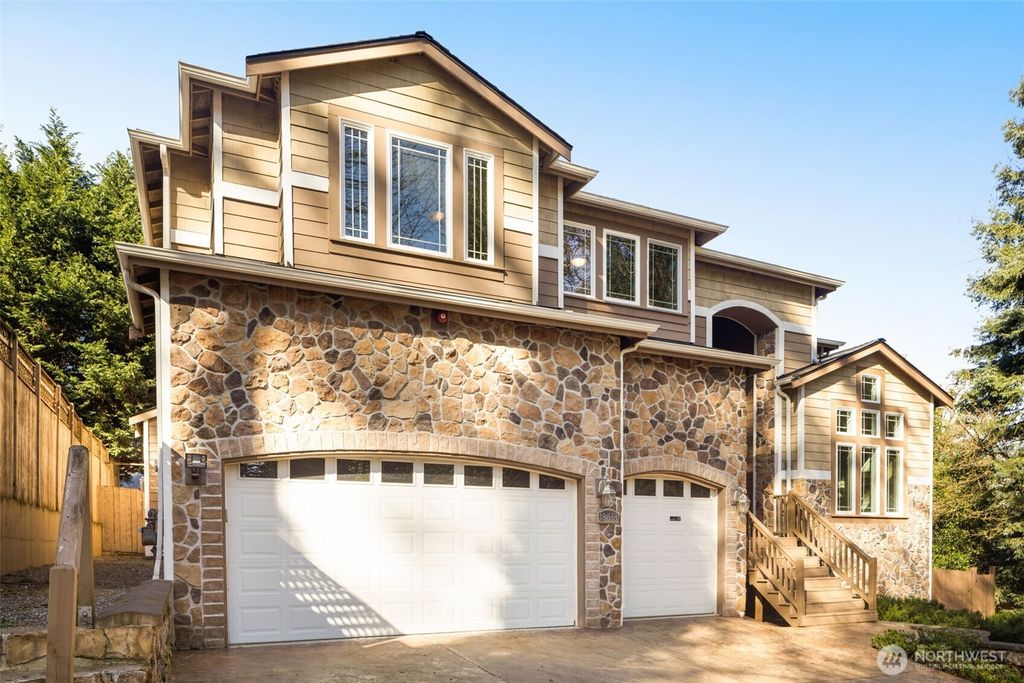 Photo of 18638 92nd Avenue NE, Bothell, WA 98011 (MLS # 2529384)