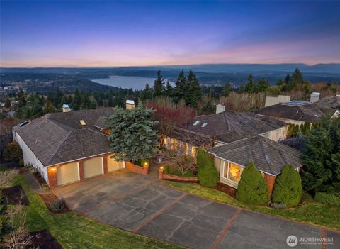 Photo of 15404 SE 53rd Place, Bellevue, WA 98006 (MLS # 2484372)