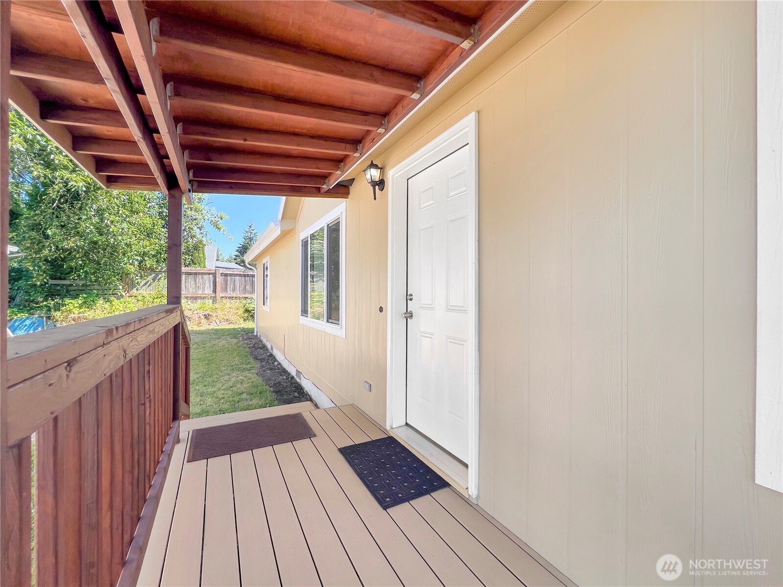 10511 137th Street E 16