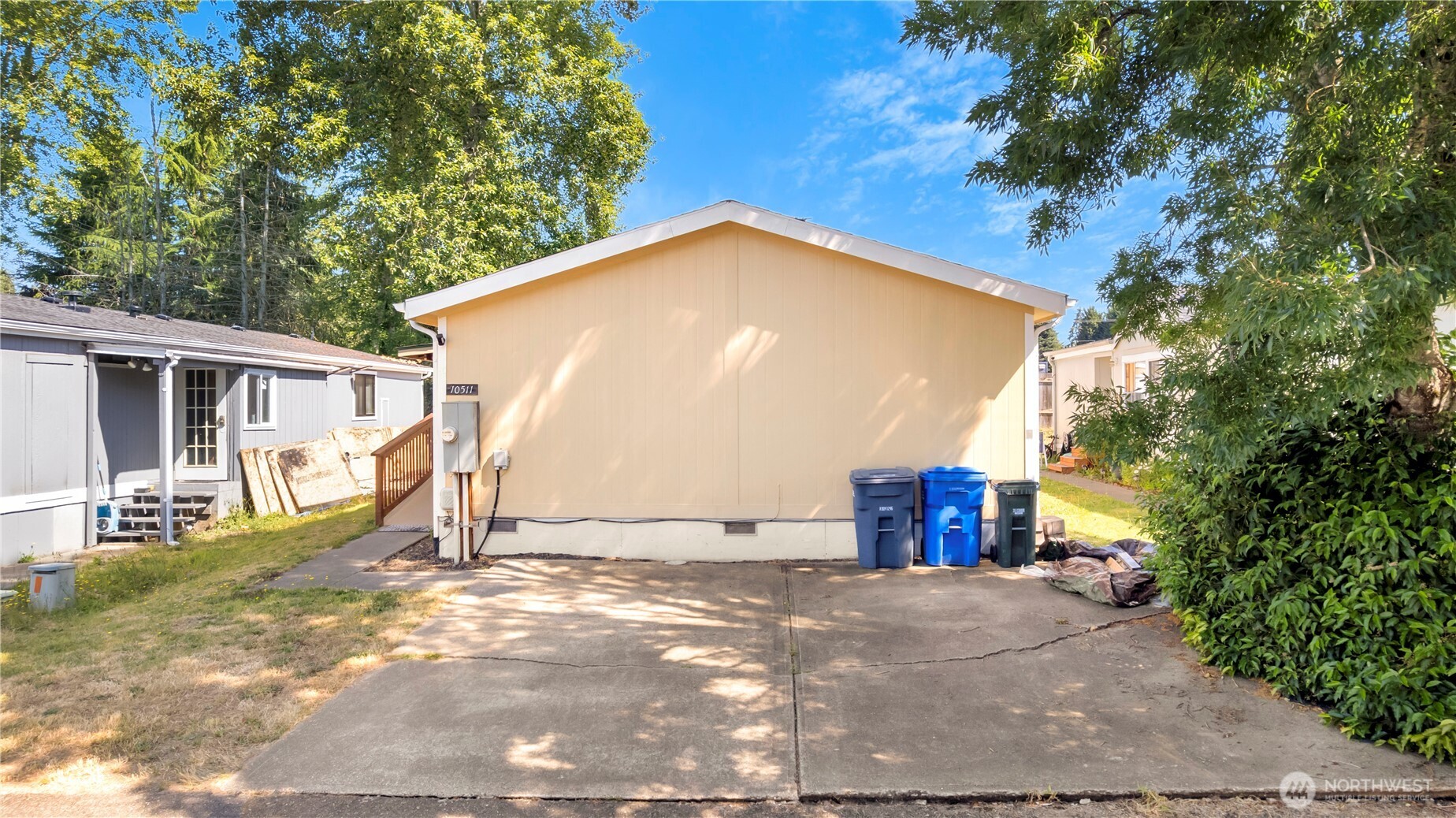 10511 137th Street E 16