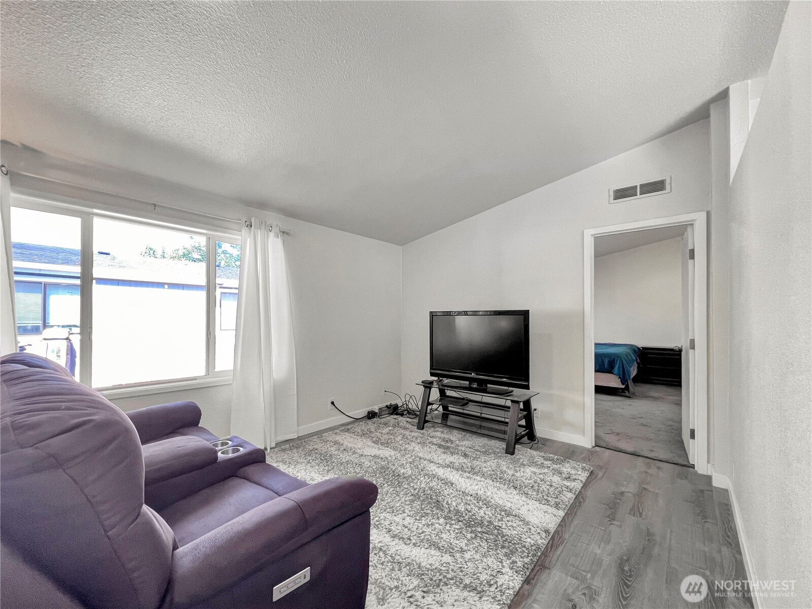 10511 137th Street E 16