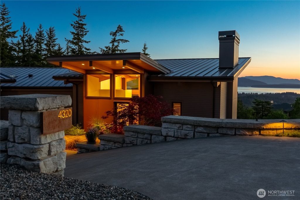 Photo of 4320 Samish Crest Drive, Bellingham, WA 98229 (MLS # 2543666)