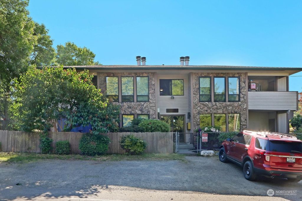 Photo of 12501 17th Avenue NE #A, Seattle, WA 98125 (MLS # 2073914)