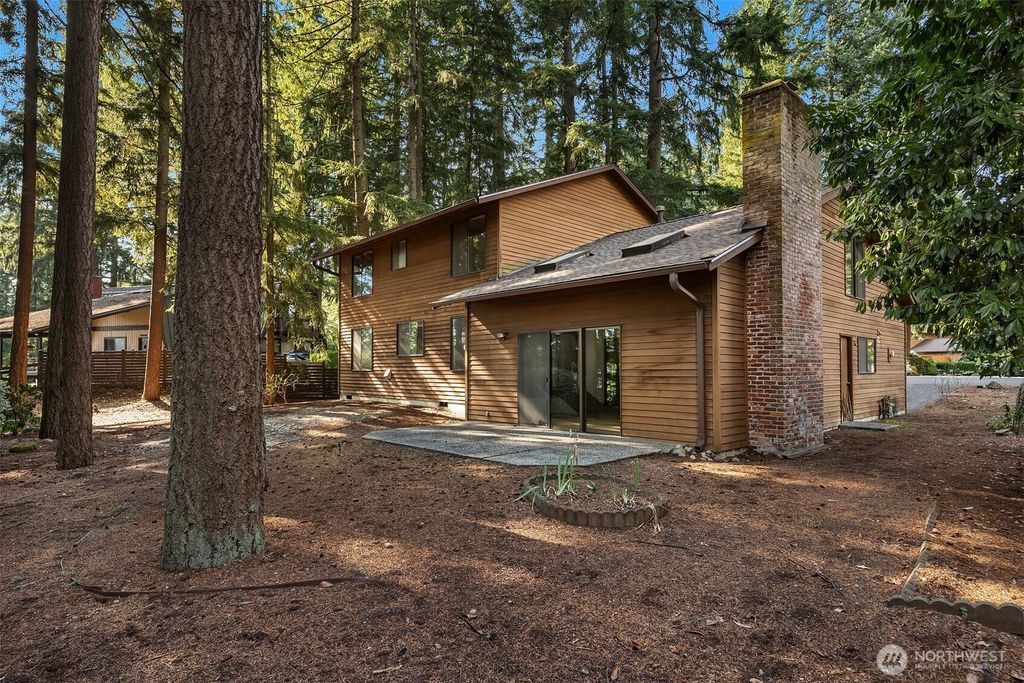 Photo of 14932 165th Place SE, Renton, WA 98059 (MLS # 2432057)